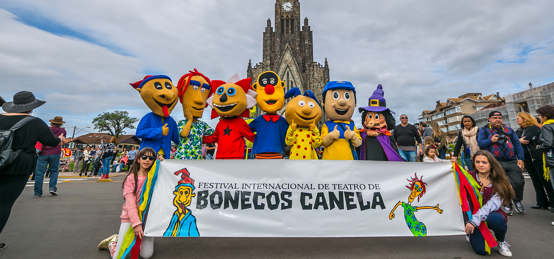 FESTIVAL INTERNACIONAL DE BONECOS DE CANELA VAI ATÉ 15 DE OUTUBRO