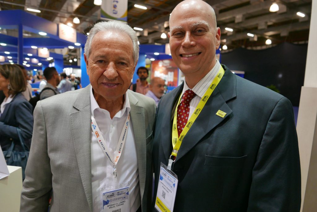 Afonso Louro, presidente da Visual Turismo; e Lawrence Reinisch, diretor de Desenvolvimento de Negócios da Abav Expo + Encontro Braztoa