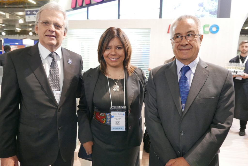 Edmar Bull, presidente da Abav Nacional; Diana Pomar, diretora Brasil do Conselho de Promoção Turística do México; e Salvador Arriola, embaixador do México no Brasil