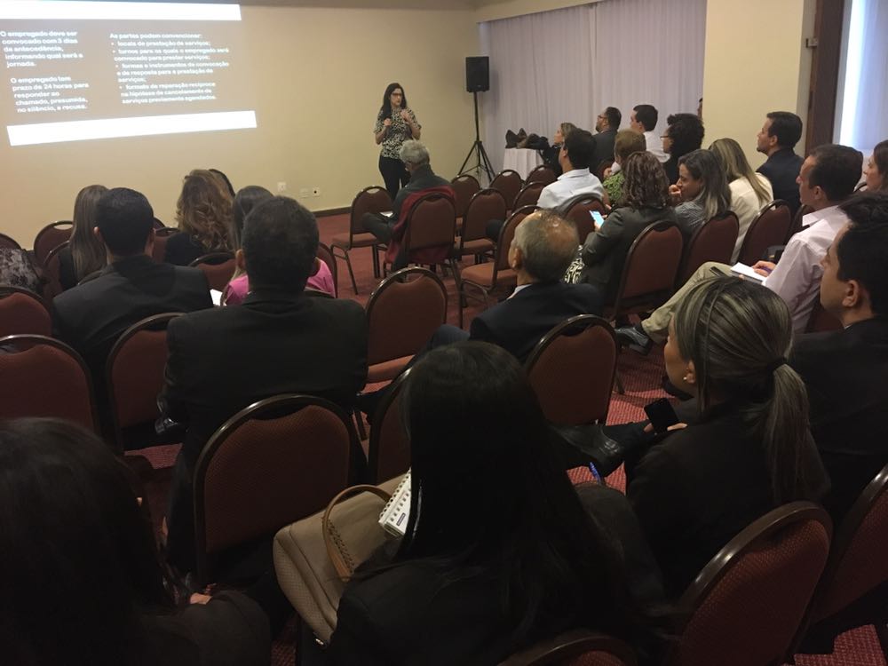 ABIH-MG PROMOVEU PALESTRA SOBRE O IMPACTO DA REFORMA TRABALHISTA NA HOTELARIA