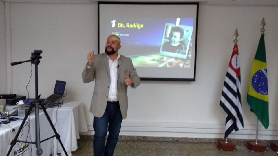 Rodrigo Geammal, especialista em ativações e marketing, faz apresentação no evento Braztoa