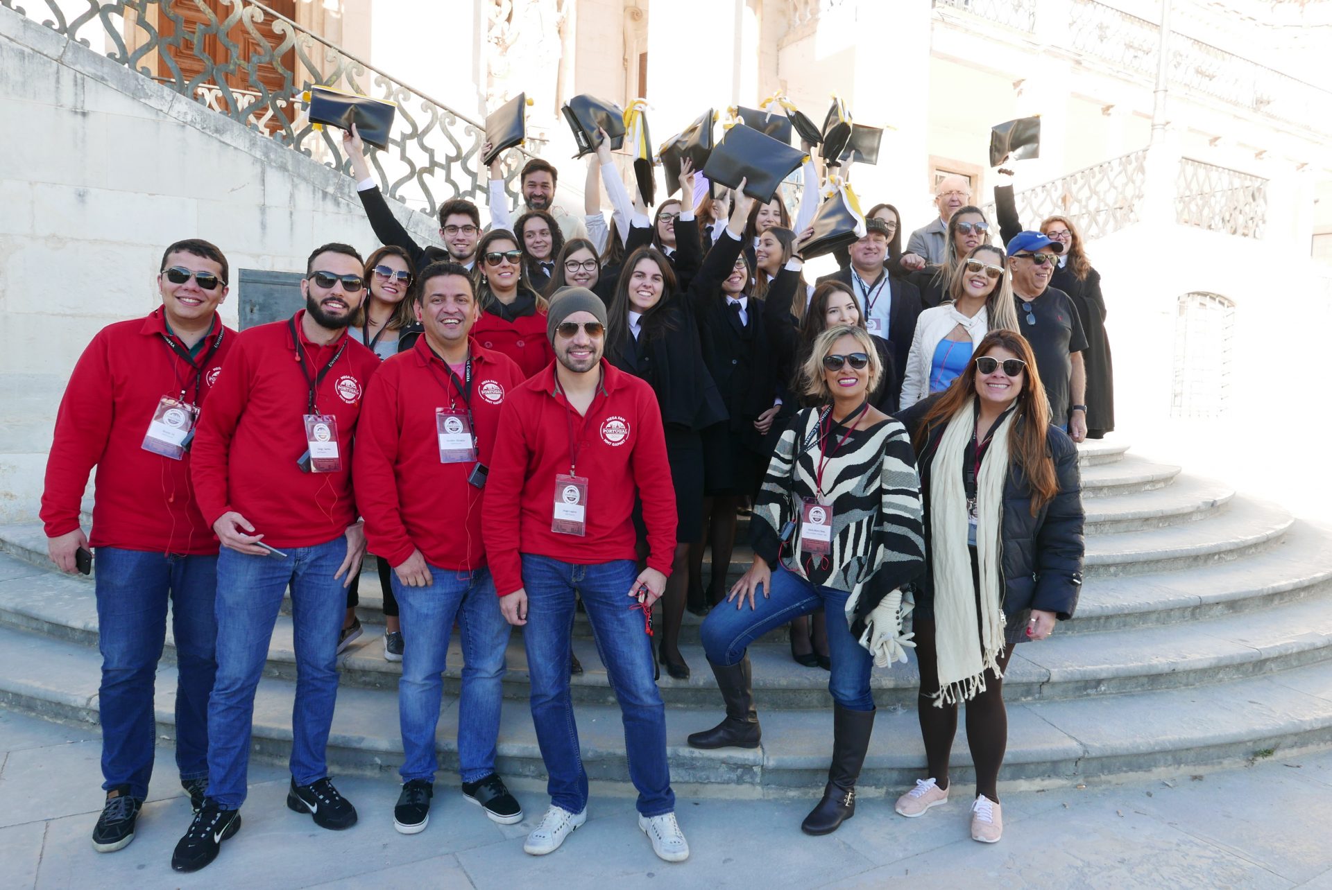 Parte do time da MMTGapnet e agentes de viagem, recebem as boas vindas dos estudantes da Universidade de Coimbra