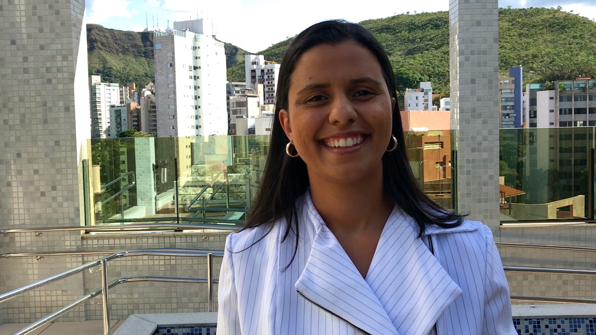 Isabela Marques gerente geral do esuites sion savassi