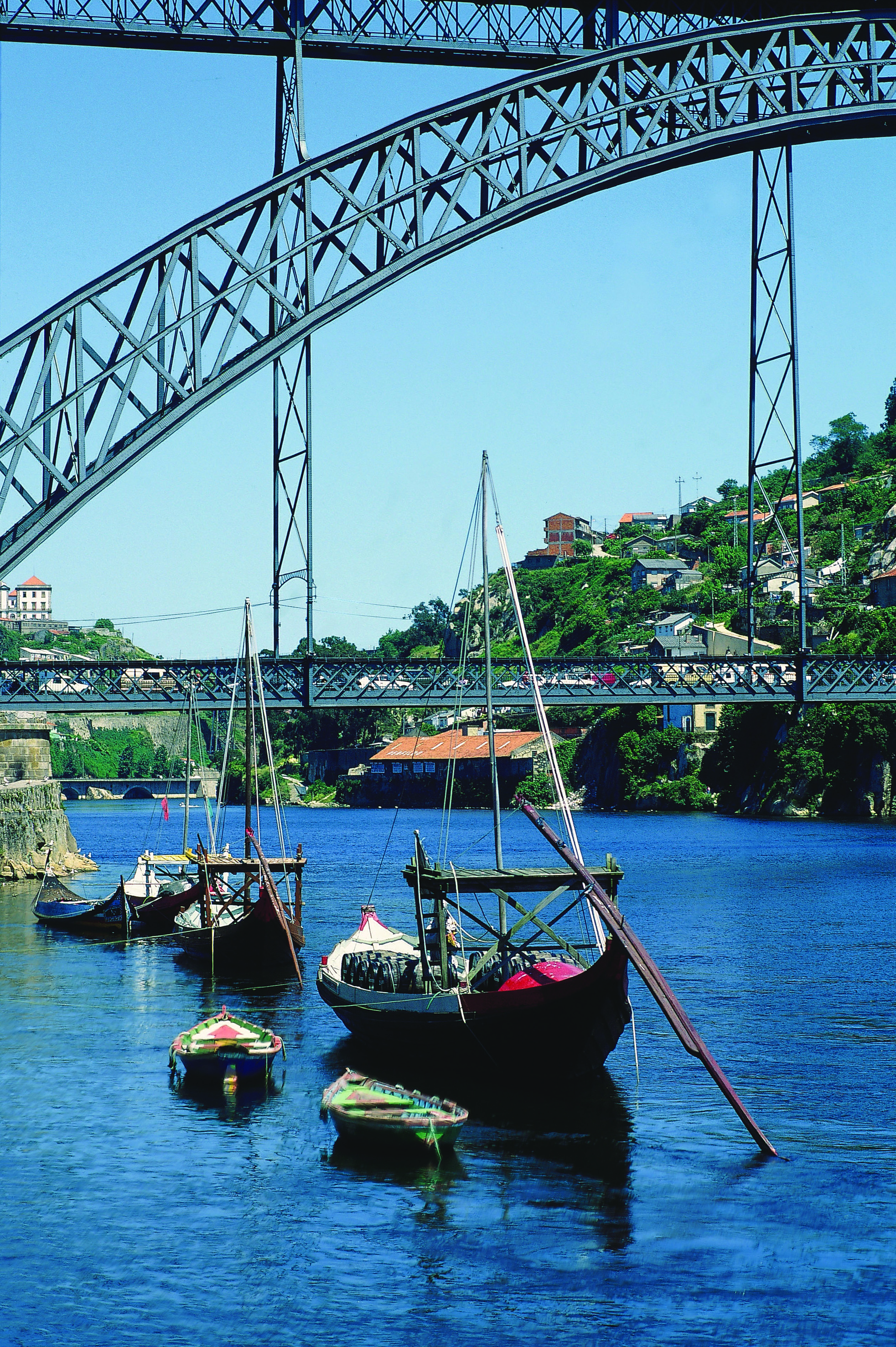 Ponte D. Luis é um dos cartões postais da cidade do Porto