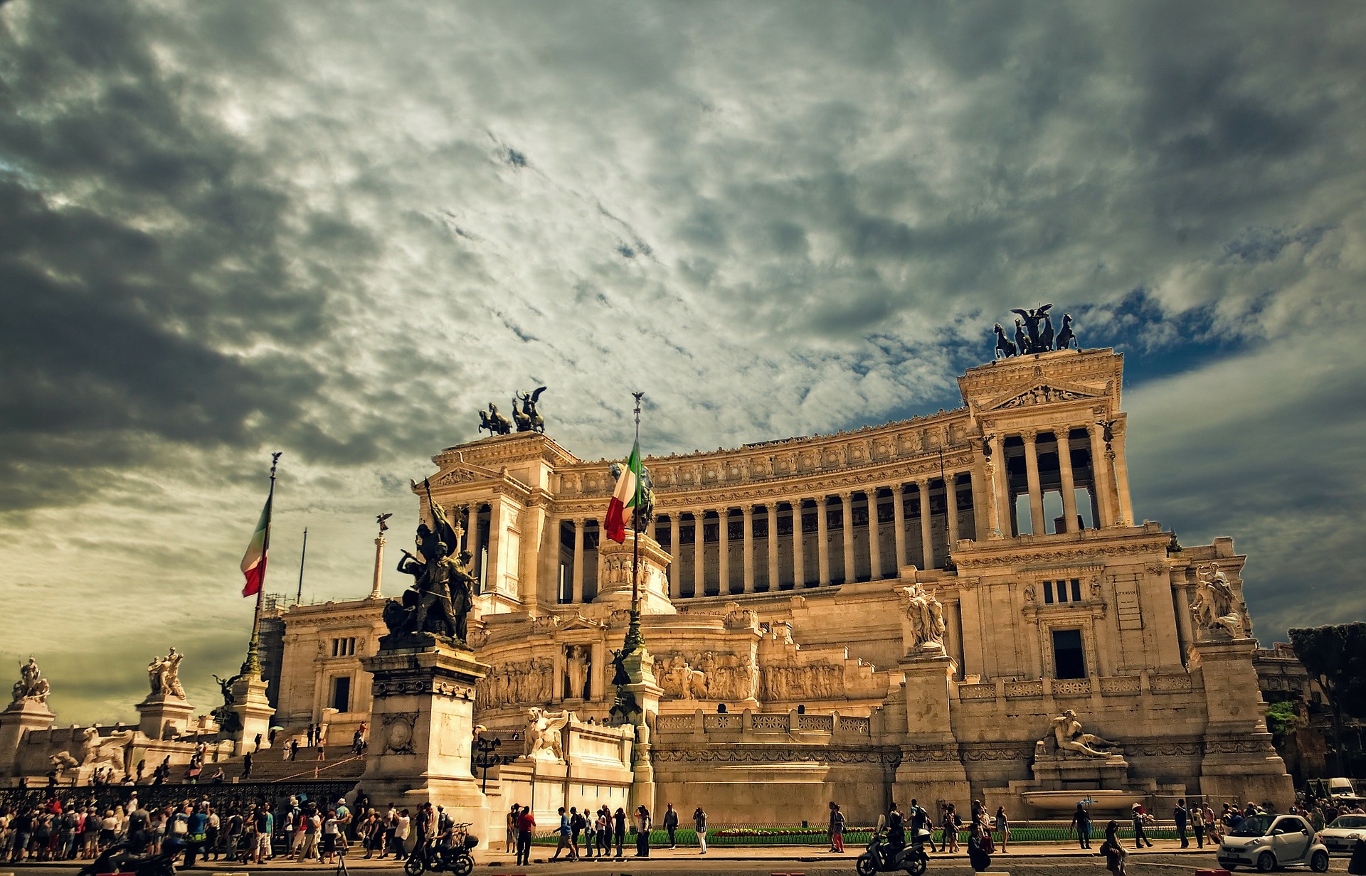 Monumentos + História + Beleza Arquitetônica = Roma