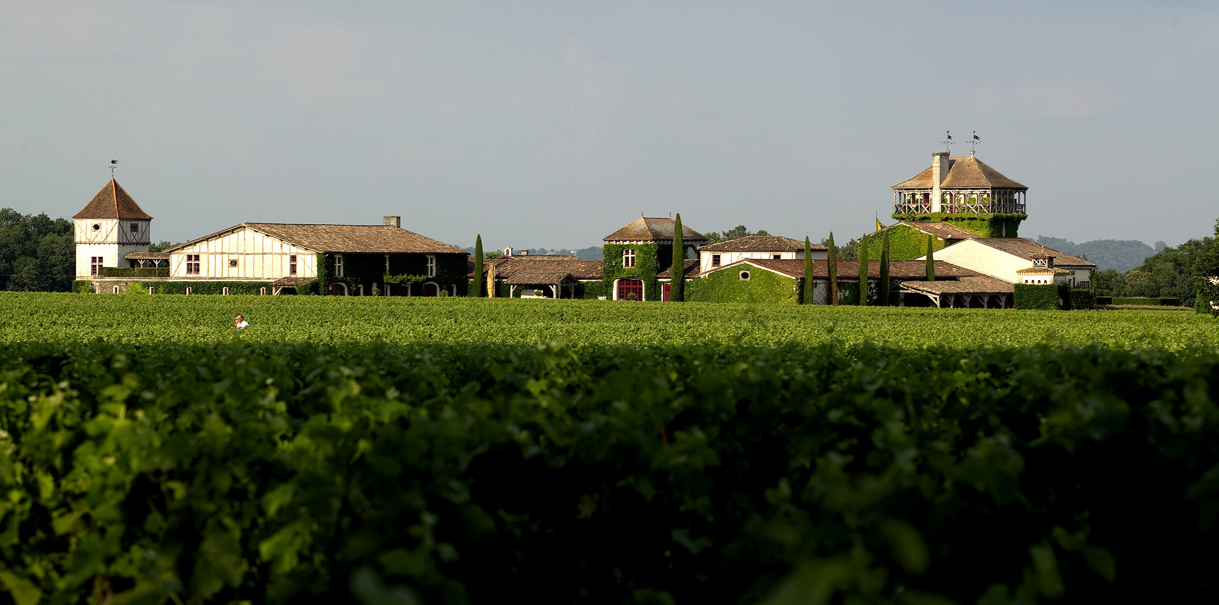 Vista do Les Sources de Caudalie, hotel 5 estrelas na região de Bordeaux, e os vinhedos que o cercam