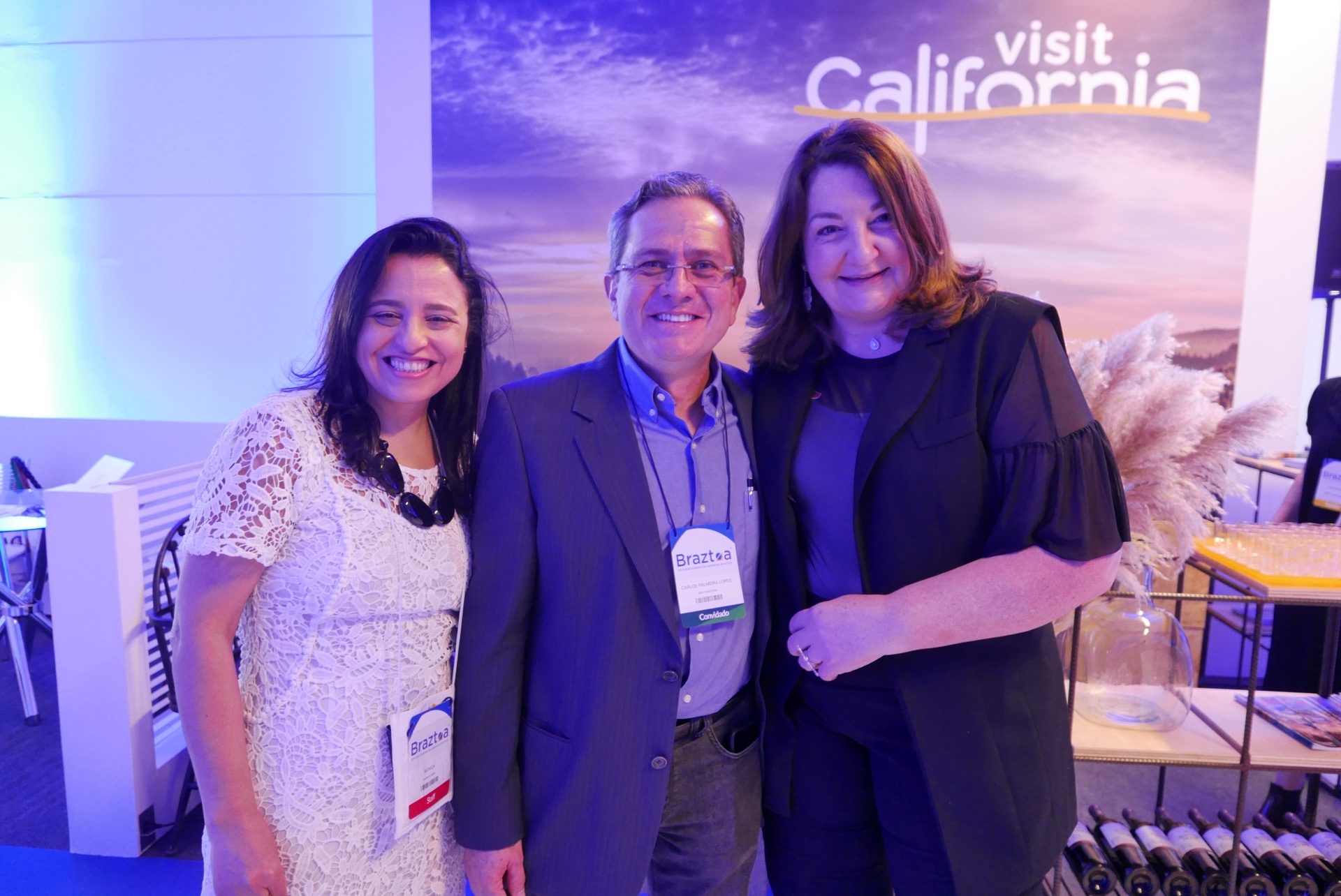 Monica Samia, CEO da Braztoa; Carlos Palmeira Lopes, presidente da Abav Nacional; e Magda Nassar, presidente da Braztoa