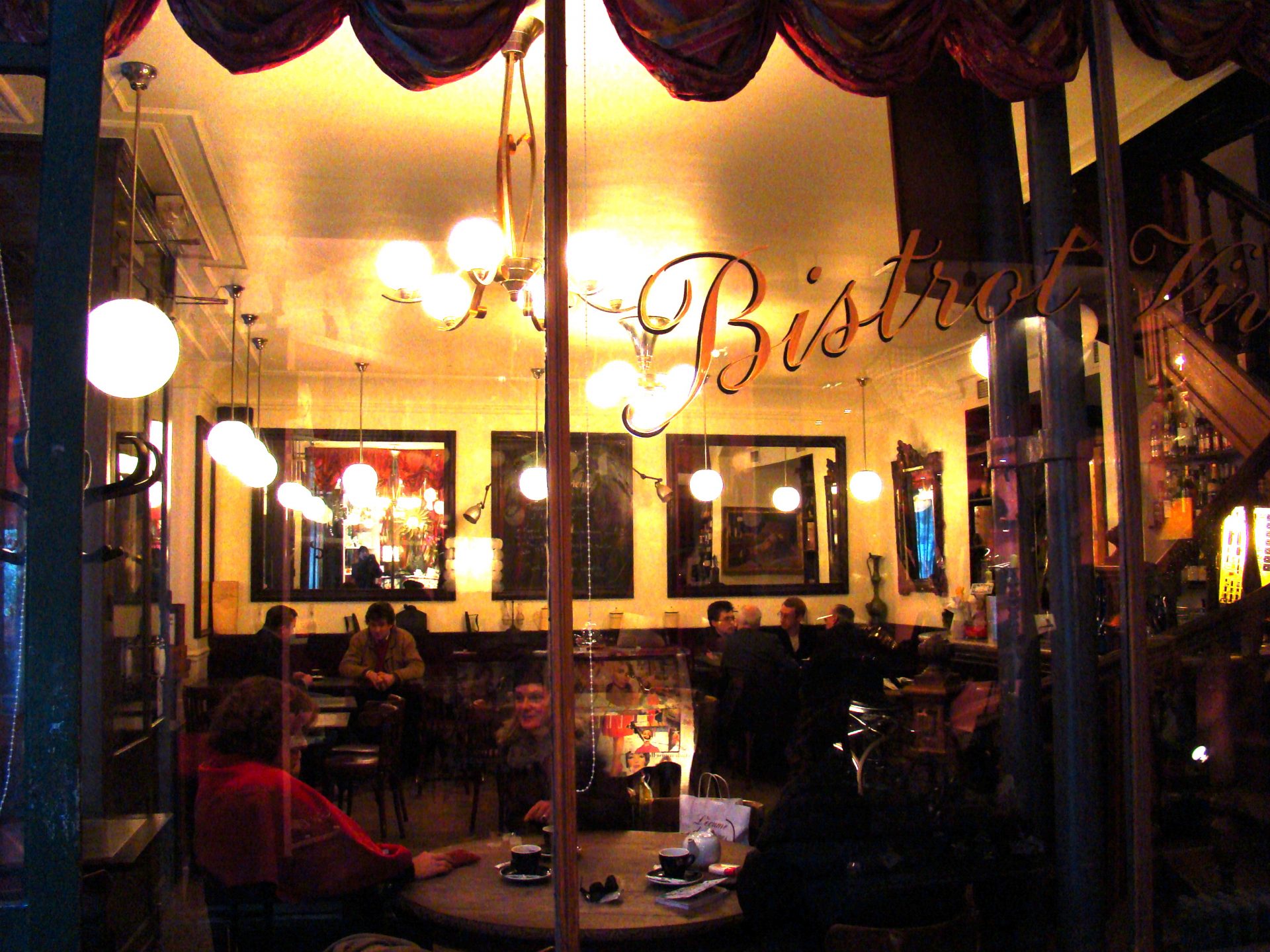 Paris Cafe Vivienne2