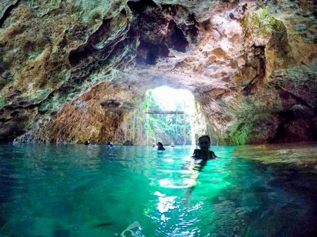 Cenote é visita essencial para quem vai à Riviera Maya