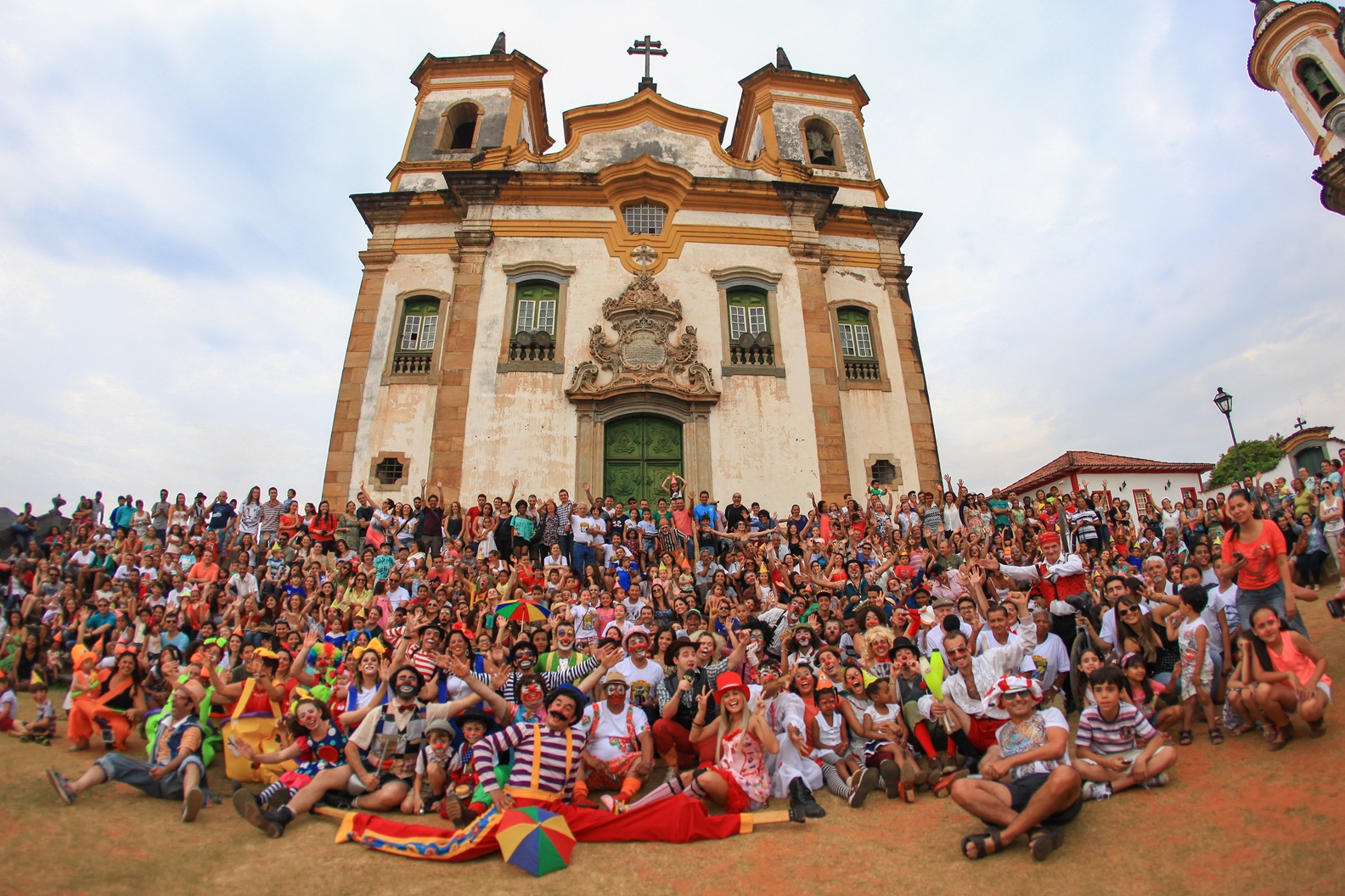 O 10º ENCONTRO INTERNACIONAL DE PALHAÇOS ACONTECE EM MARIANA