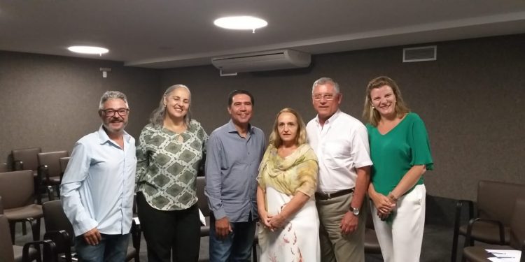 Luciana Atheniense Reuniao