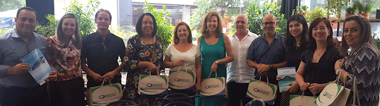 Os participantes do almoço oferecido pela Raidho, em parceria com a Cap Amazon e Air Tahiti Nui