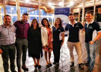 Bruno Souza e Hugo Lagares, da Visual Turismo; Jéssica Carvalho, dos hotéis Acqua Suítes e Maceió Mar; Luciana Oliveira, do Nannai Resort; Carol Estanislau, Luiz Claudio Barros e Ricardo Andrade, da Visual Turismo