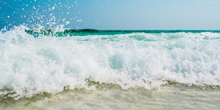 Praia oceano mar