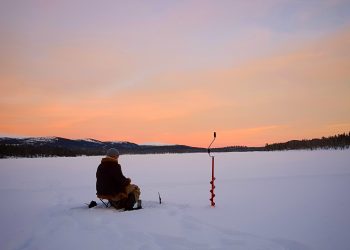 Ice Fishing pescando gelo liturgia russa rússia