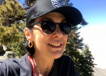 Claudia Tonaco em Palm Springs Bondinho Giratório