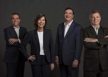 Ronaldo Albertino, diretor de desenvolvimento e relacionamento com investidor + Karin Freitas, diretora de implantação e operação + Jeferson Munhoz, diretor de vendas, distribuição e marketing + Luiz Rosano, diretor de administração e finanças (Foto: Paulo Vitale/Divulgação)