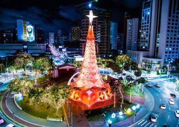Árvores de Natal gigantes