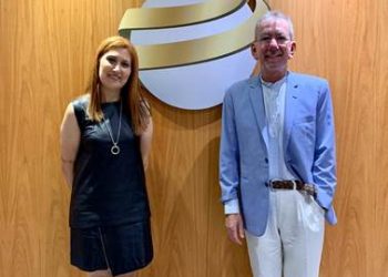 Esferatur recebe