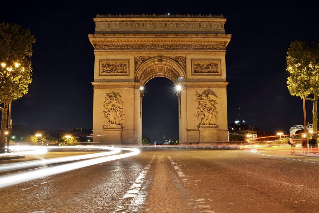 Arco do Triunfo, em Paris, França