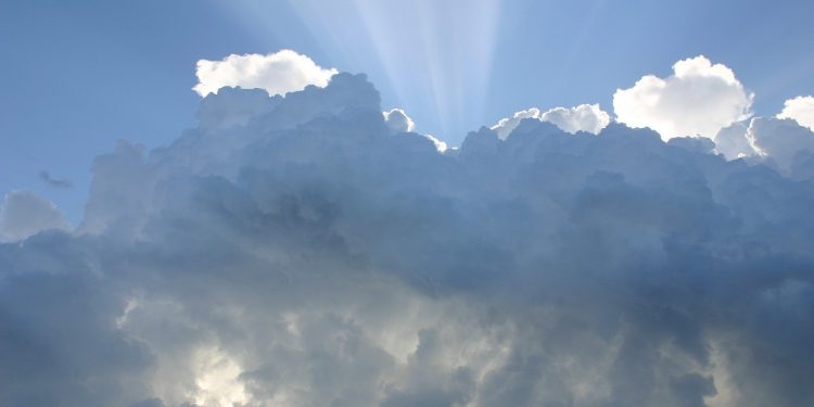 acima das nuvens