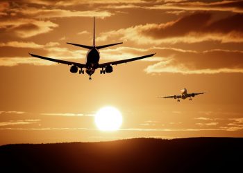 Avião por do sol