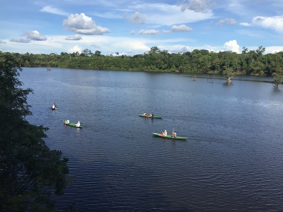 Passeio de canoa no Juma Amazon Lodge