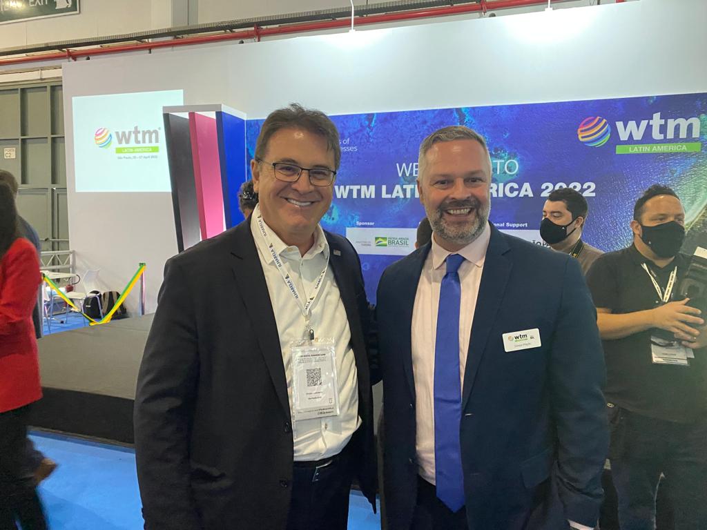 Vinicius Lummertz, Secretário de Turismo do estado de São Paulo, e Simon Mayle, na WTM Latin America 2022