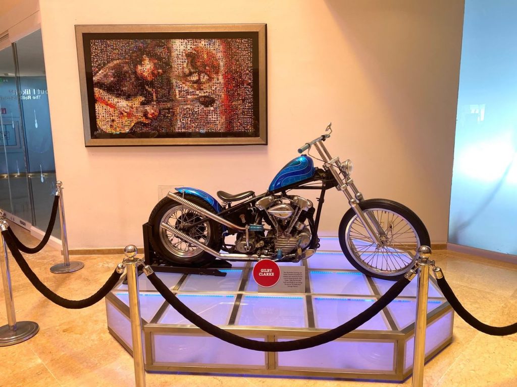 Motocicleta em exposição no Lobby do Hard Rock Hotel Vallarta