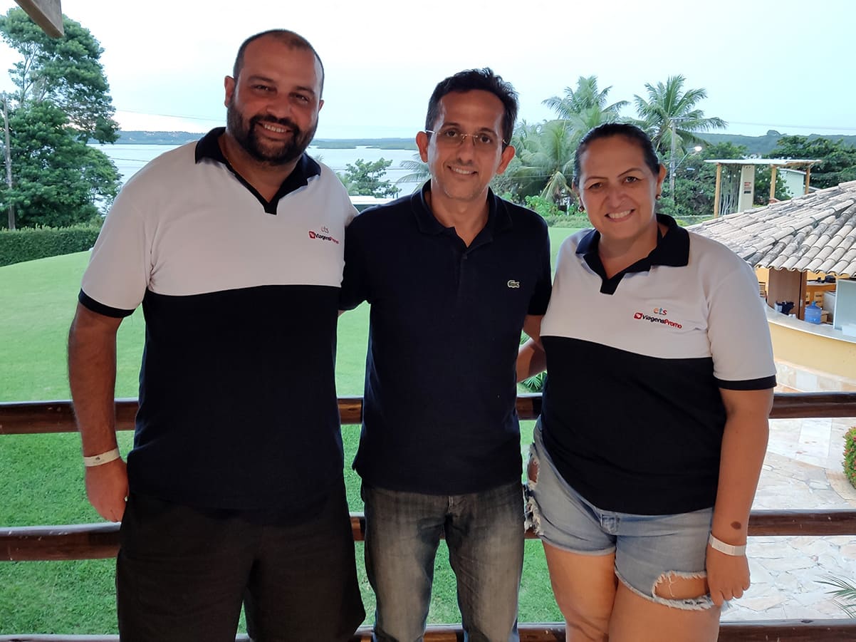 Leandro Roberto (ViagensPromo) José Odécio Júnior (Hotel Pipa Lagoa) Shueila Morales (ViagensPromo) Leandro Roberto (ViagensPromo) José Odécio Júnior (Hotel Pipa Lagoa) Shueila Morales (ViagensPromo)
