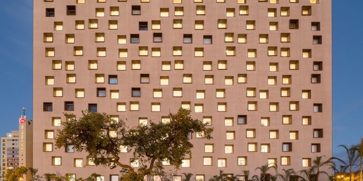 B Hotel BLTA