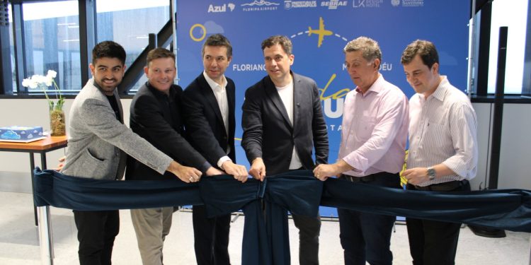Inauguração voo direto Azul de Florianópolis para Montevidéu