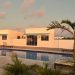 Piscina de uma das casas do portfólio da VHCStay em Touros