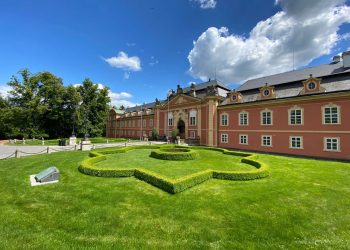 Palacio Dobříš- Tchéquia