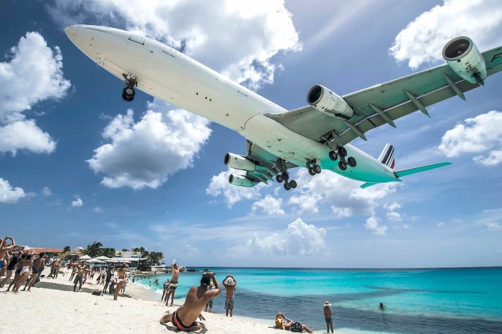 Maho Beach, na ponta da pista do Aeroporto Santa Juliana, em Saint Martin