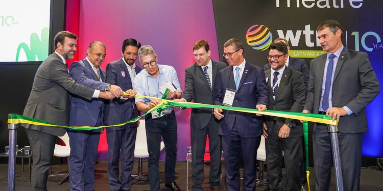 Governador de Minas Gerais, Romeu Zema na abertura da WTM LA