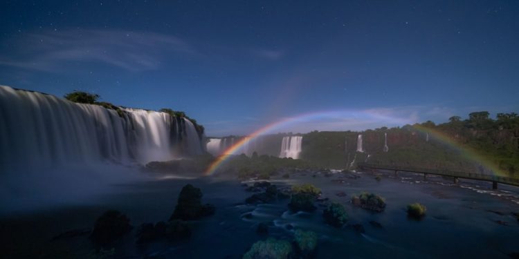 Lua Cheia, Cataratas