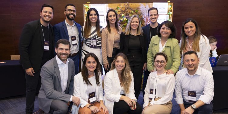 Equipe de vendas da Accor no Sales Road Show