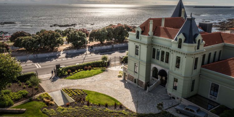 Hotel Vila Foz - opção para a alta temporada no verão europeu