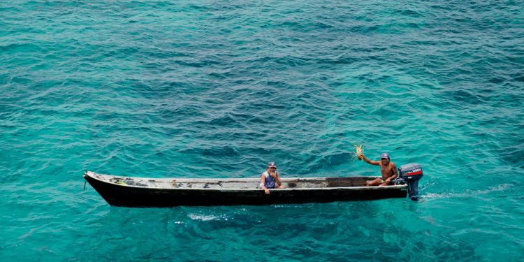 Pescadores da tribo Guna em San Blas, no Panamá