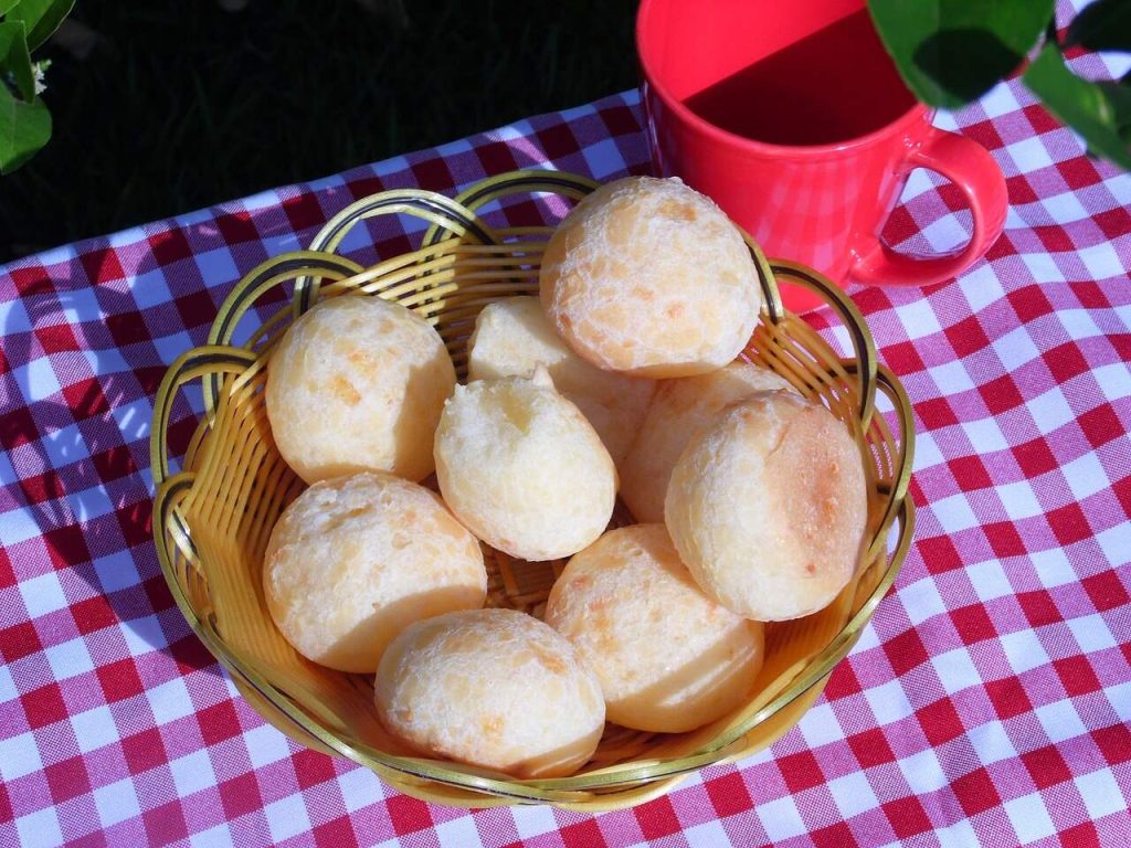 Pão de Queijo - Gatronomia Mineira