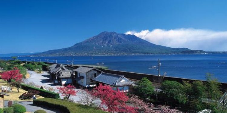 Kagoshima, conhecida como a Nápoles do Japão
