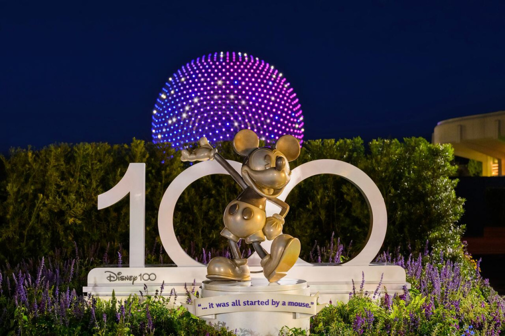 Celebração Disney100 no EPCOT no Walt Disney World Resort