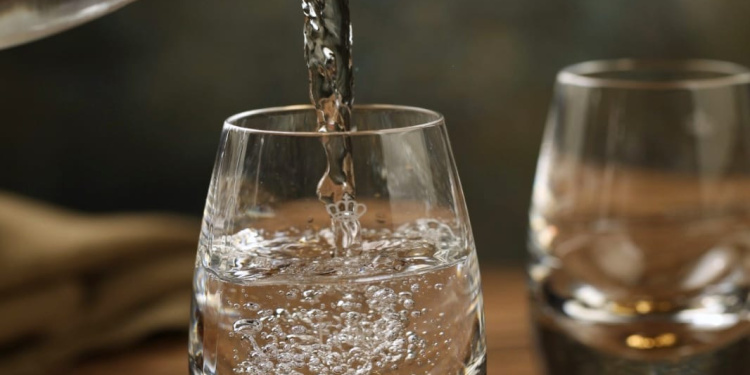 A Cachaça ganha um copo pra chamar de seu