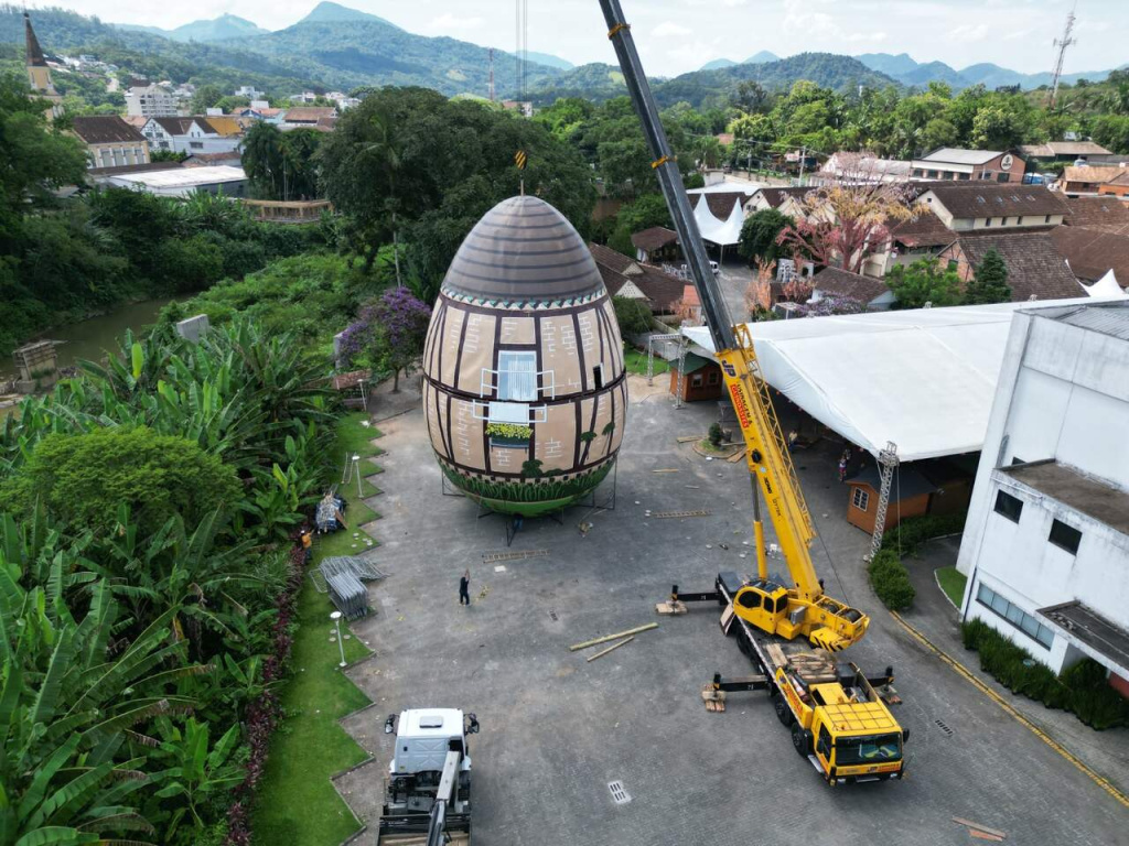 Ovo gigante Osterfest 2024