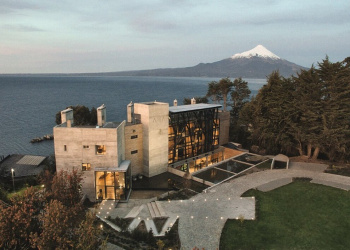 Hotel AWA tem vista para o Vulcão Osorno