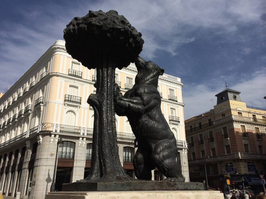 El Oso y el Madroño