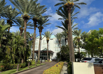 Fachada do Westin Grand Cayman Seven Mile Beach Resort & Spa