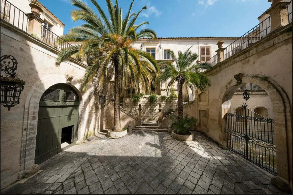 Palazzo Castelluccio