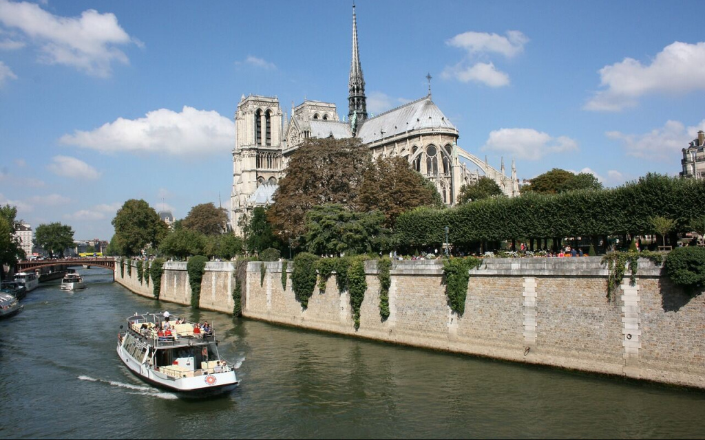 Notre Dame Rio Sena